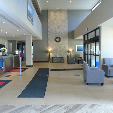 Ramada By Wyndham Belleville Harbourview Conference Center Dış mekan fotoğraf