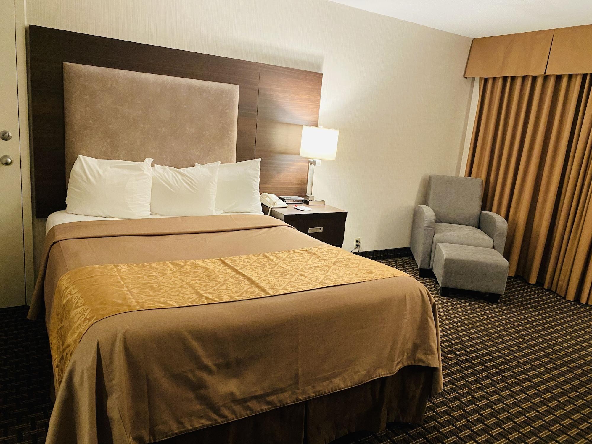 Ramada By Wyndham Belleville Harbourview Conference Center Dış mekan fotoğraf