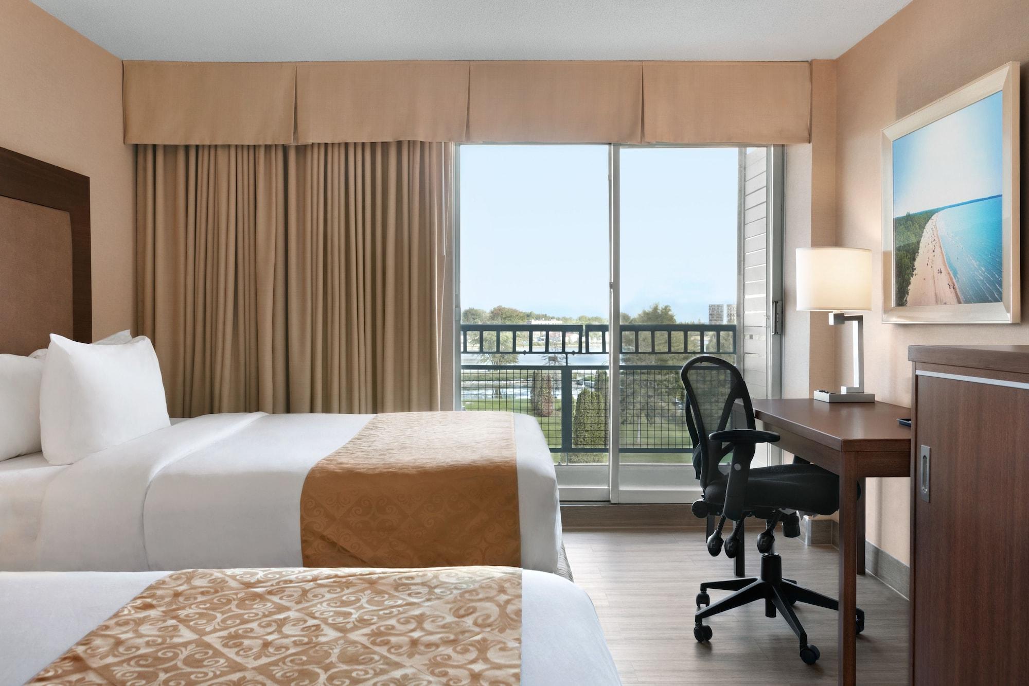 Ramada By Wyndham Belleville Harbourview Conference Center Dış mekan fotoğraf