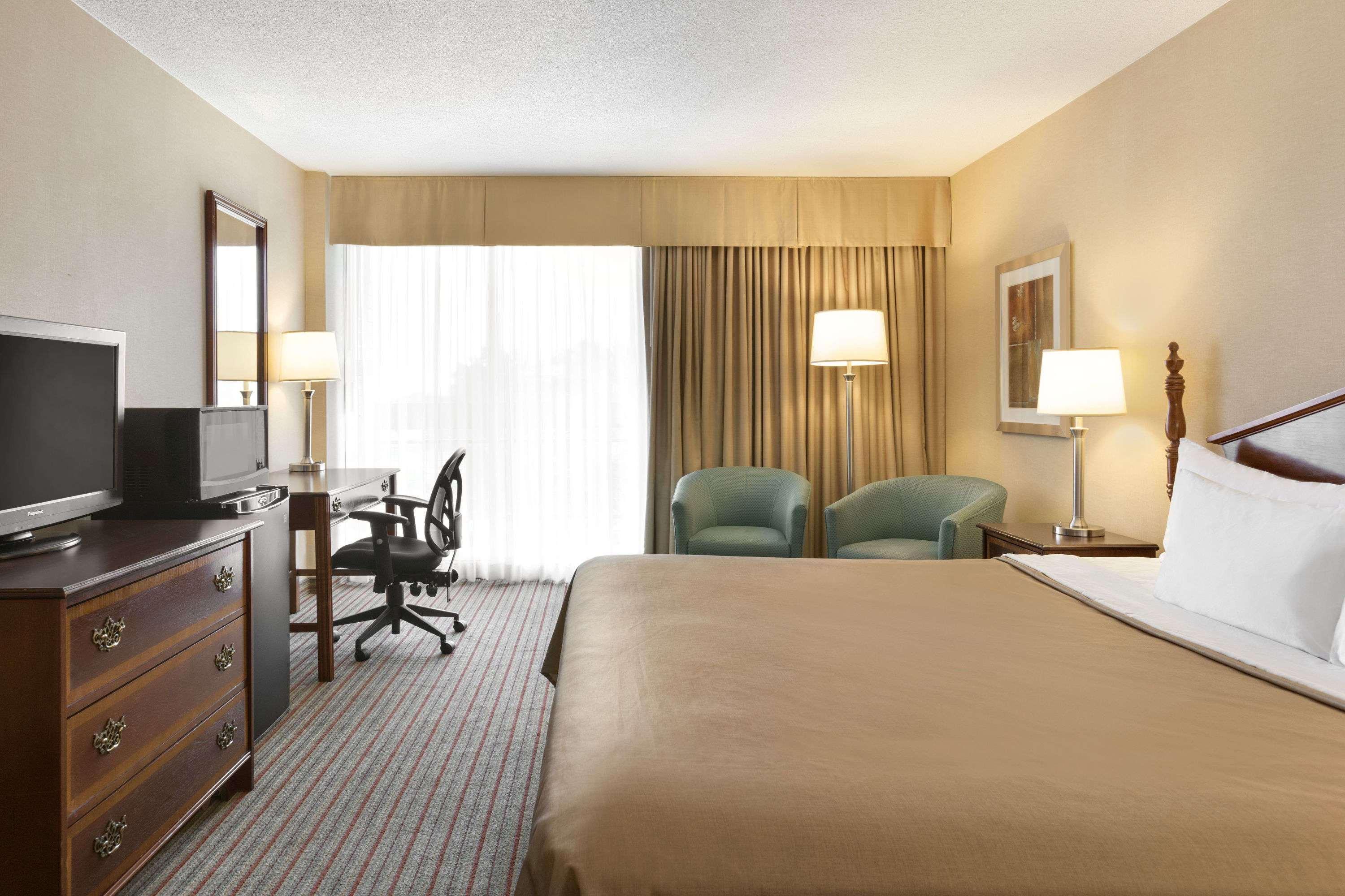 Ramada By Wyndham Belleville Harbourview Conference Center Dış mekan fotoğraf